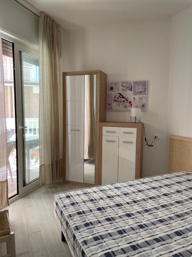 Residence Apollo - Walterigato Apartments Solo Per Famiglie Lido di Jesolo Eksteriør billede