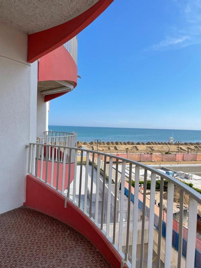 Residence Apollo - Walterigato Apartments Solo Per Famiglie Lido di Jesolo Eksteriør billede