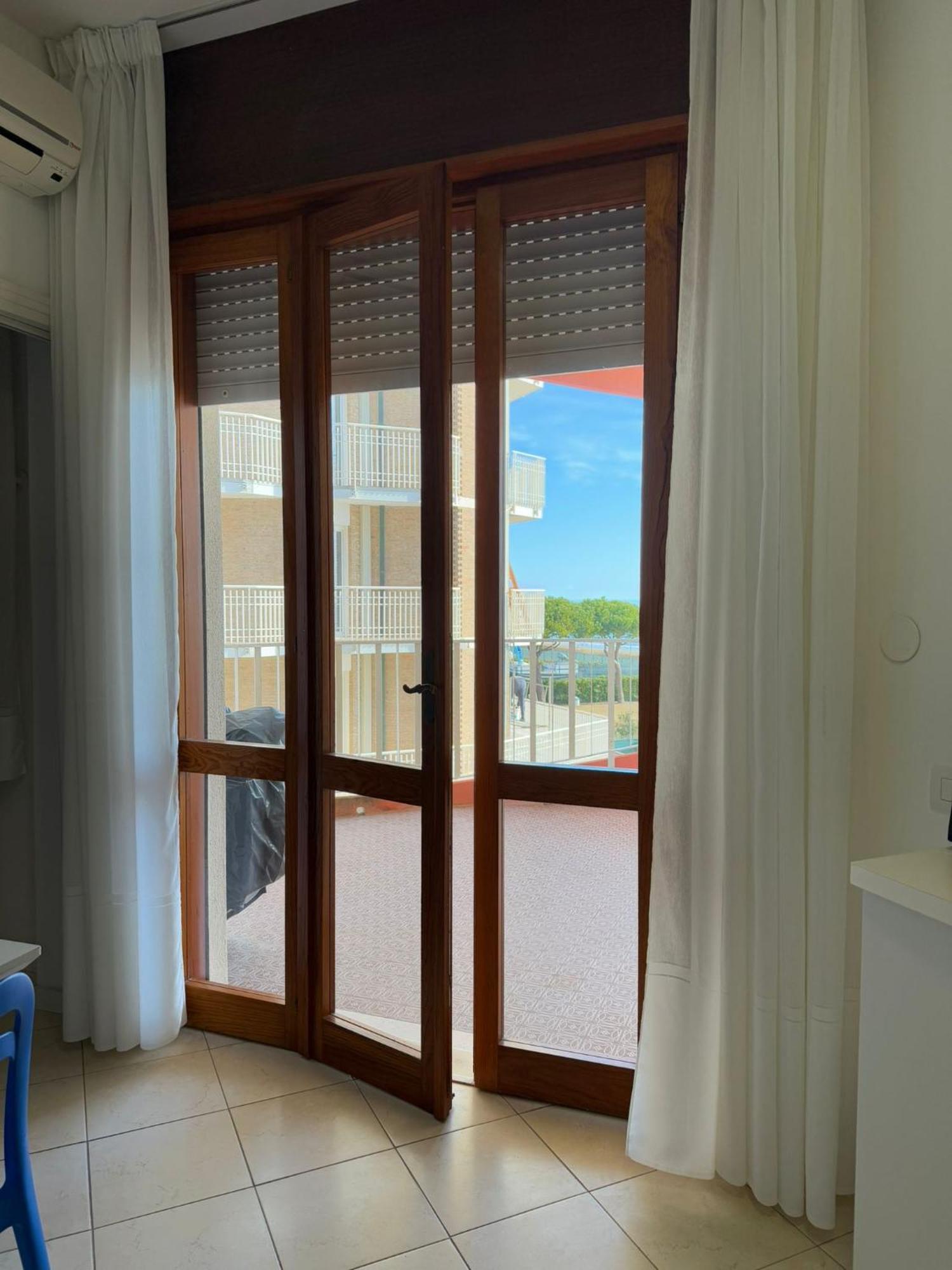 Residence Apollo - Walterigato Apartments Solo Per Famiglie Lido di Jesolo Eksteriør billede