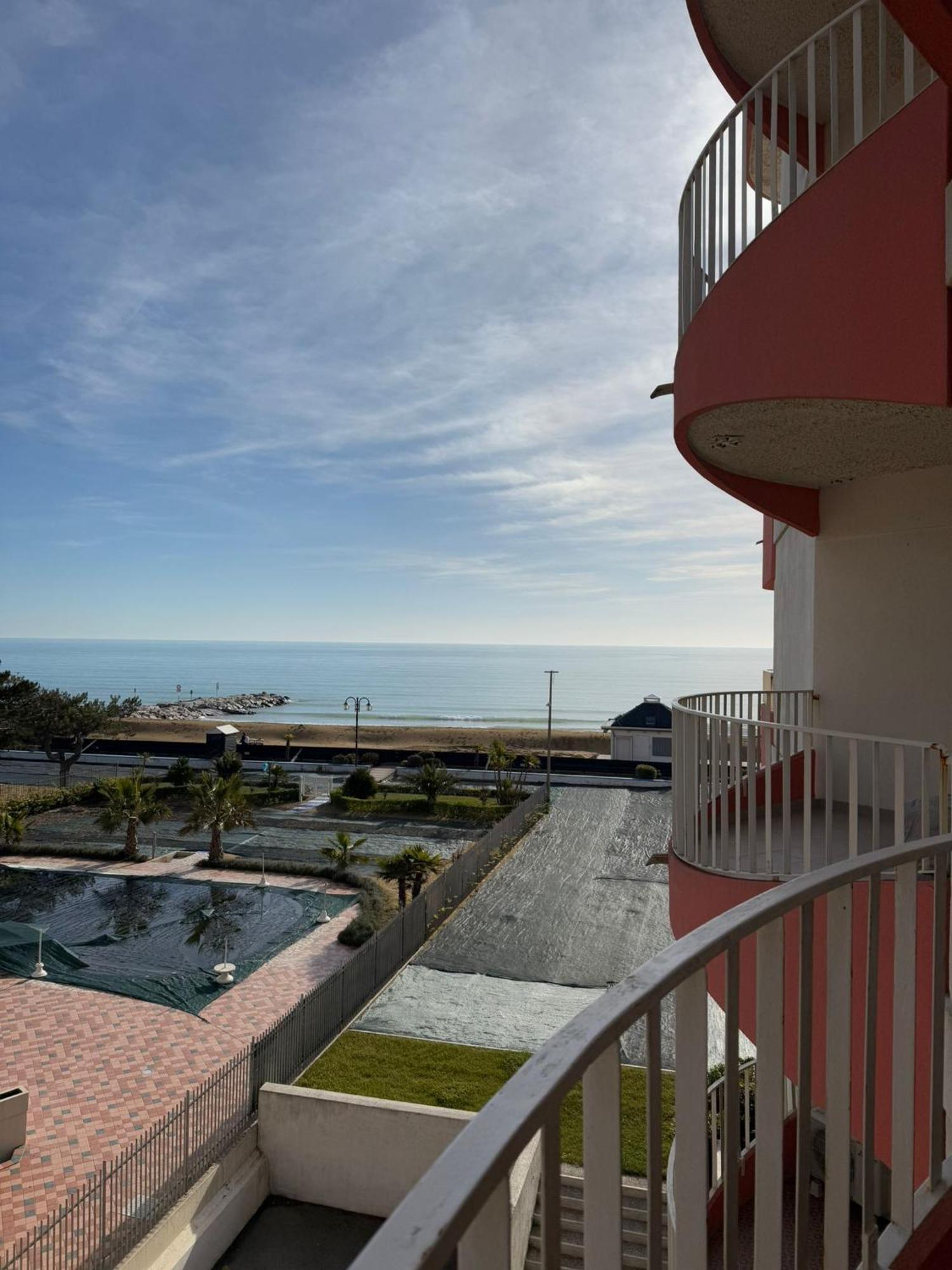 Residence Apollo - Walterigato Apartments Solo Per Famiglie Lido di Jesolo Eksteriør billede